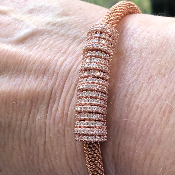 Danielle Swaebe Everlasting Icon Bracelet - Picture 4 of 6